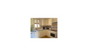 Nice home in Gargas with WiFi, 3 Bedrooms and Swimming pool
