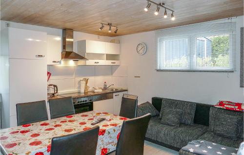 Nice home in Goldlauter-Heidersbach with 2 Bedrooms