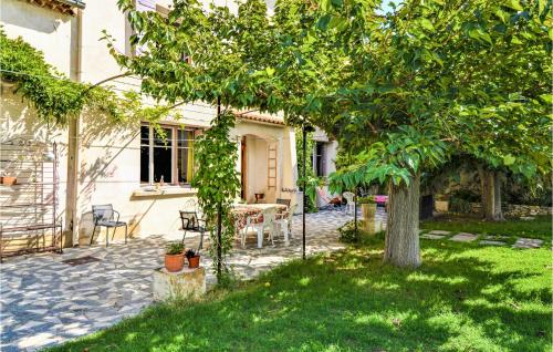 Nice home in Graveson with Outdoor swimming pool, WiFi and 4 Bedrooms