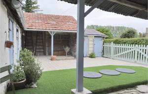 Nice home in Grigny w/ 2 Bedrooms