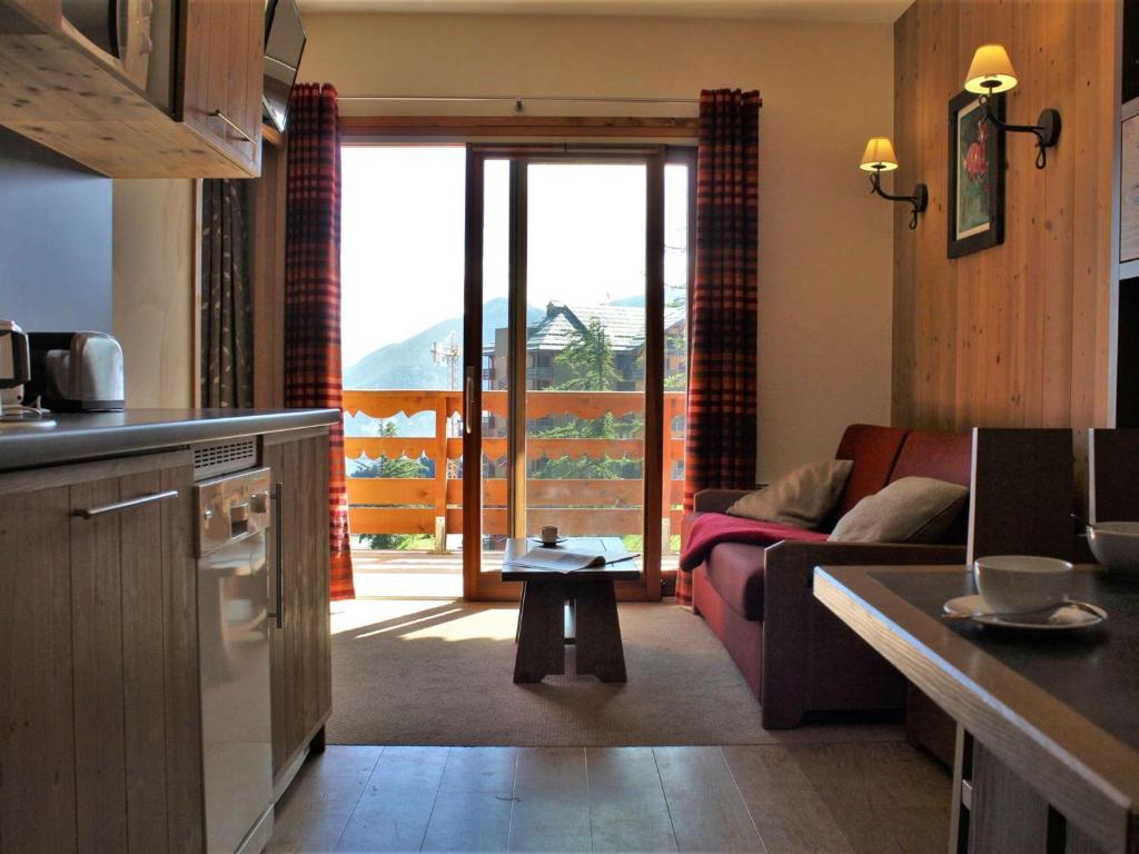 Nice home in Hirel with WiFi and 4 Bedrooms 35120 Hirel