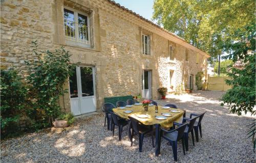 Nice home in Jonquires with 5 Bedrooms, Private swimming pool and Outdoor swimming pool