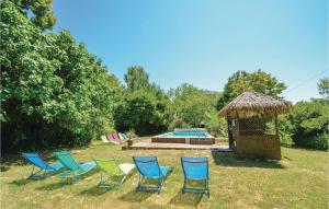 Nice home in Jonquires with 5 Bedrooms, Private swimming pool and Outdoor swimming pool