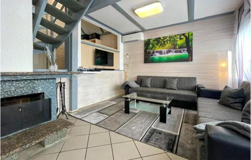 Nice home in Kirchheim with 3 Bedrooms, WiFi and Sauna