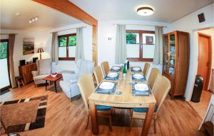 Nice home in Kirchheim with 4 Bedrooms, Sauna and WiFi