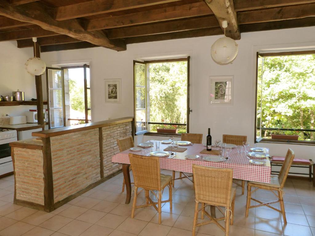 Nice home in Krems II-Warderbrck with 3 Bedrooms, Sauna and WiFi