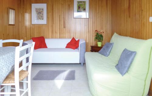 Nice home in La Chapelle En Juger with 1 Bedrooms and WiFi