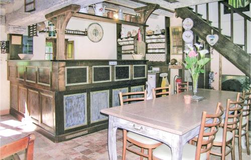 Nice home in La Gacilly with 2 Bedrooms and WiFi