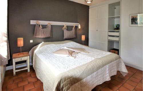 Nice home in La Garde Adhemar with Outdoor swimming pool, 4 Bedrooms and WiFi