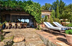 Maison de vacances Nice home in La-Garde-Freinet with Private swimming pool, Outdoor swimming pool and Swimming pool  83680 La Garde-Freinet Provence-Alpes-Côte d\'Azur