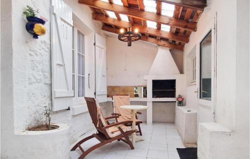 Nice home in La Rochelle with 3 Bedrooms