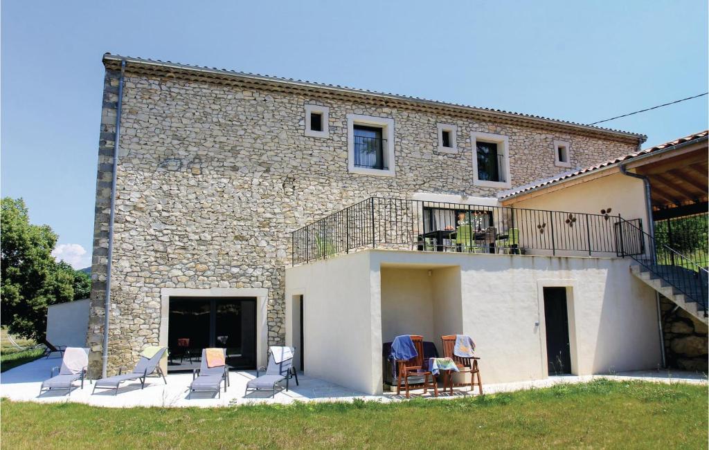 Maison de vacances Nice home in La Touche with WiFi, Indoor swimming pool and Swimming pool  26160 La Touche