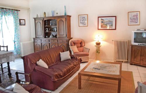 Nice home in Ladornac with 2 Bedrooms, Private swimming pool and Outdoor swimming pool