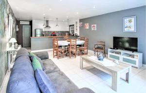 Nice home in Lanon de Provence with 2 Bedrooms, WiFi and Outdoor swimming pool