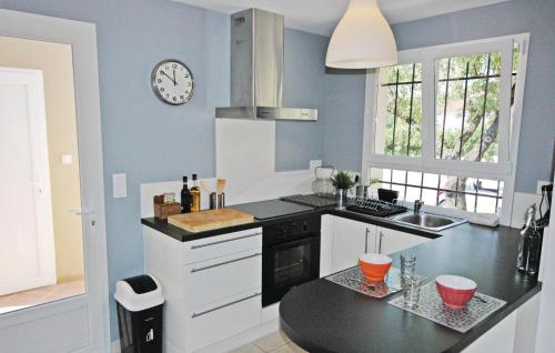 Nice home in Laudun-LArdoise with 2 Bedrooms, WiFi and Private swimming pool