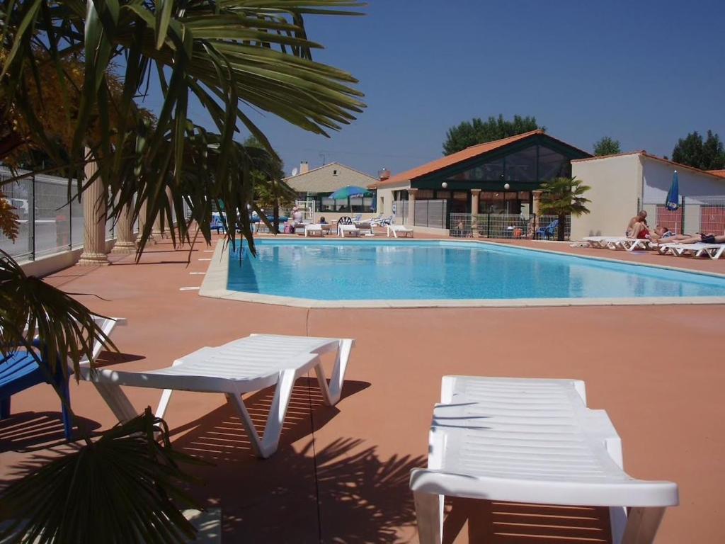 Nice home in Lavardac with 4 Bedrooms and WiFi 47230 Lavardac