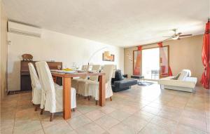 Nice home in Le Muy with Outdoor swimming pool, WiFi and 4 Bedrooms