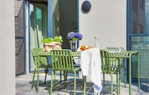 Nice home in Lembruch-Dmmer See with Sauna, WiFi and Indoor swimming pool