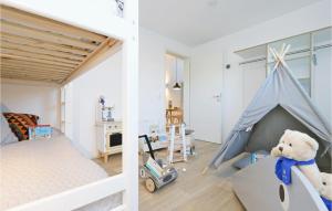 Nice home in Lembruch-Dmmer See with Sauna, WiFi and Indoor swimming pool