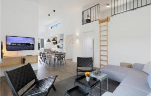 Nice home in Lembruch-Dmmer See with Sauna, WiFi and Indoor swimming pool