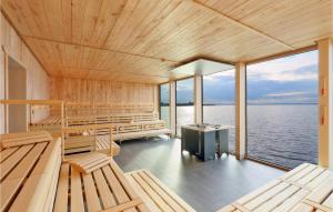 Nice home in Lembruch-Dmmer See with Sauna, WiFi and Indoor swimming pool
