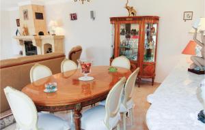 Nice home in Les Angles with 3 Bedrooms, WiFi and Private swimming pool