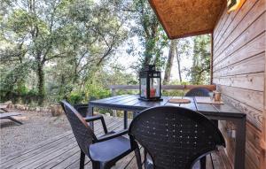 Nice home in Lorgues with WiFi, 2 Bedrooms and Jacuzzi