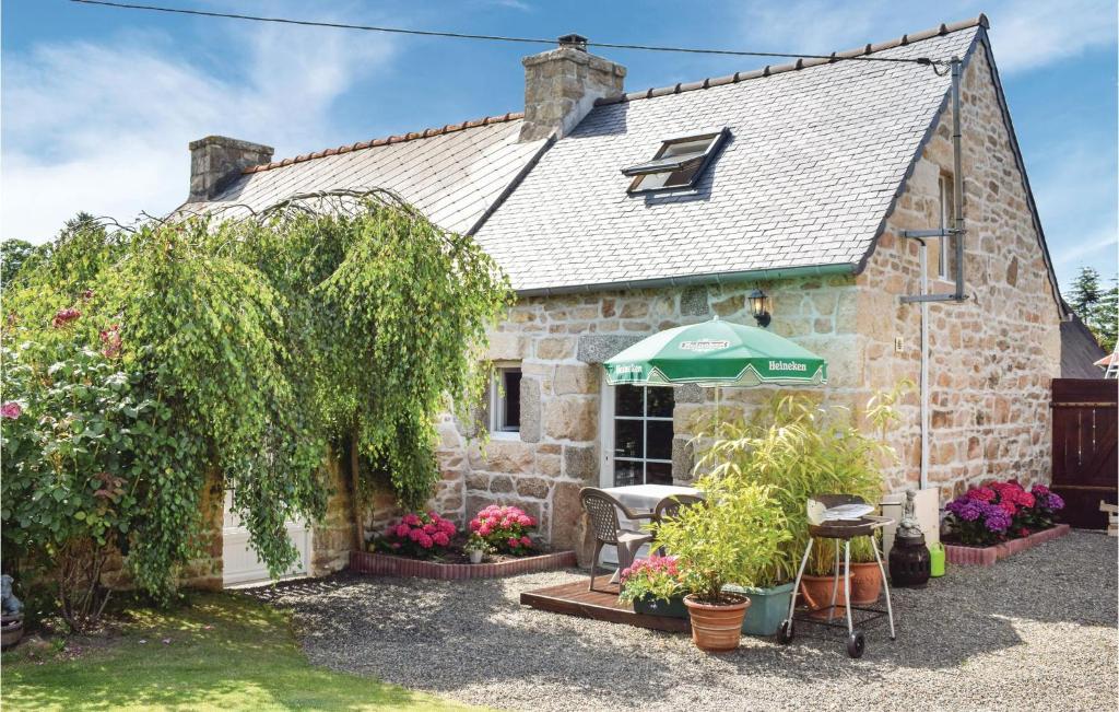 Maison de vacances Nice home in Louargat with 1 Bedrooms and WiFi  22540 Conery