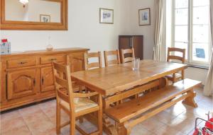 Nice home in Magalas with 4 Bedrooms, Internet and Outdoor swimming pool