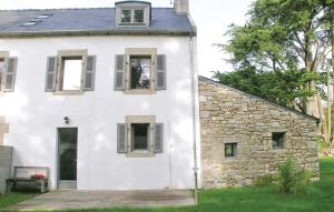 Nice home in Mahalon with 3 Bedrooms and WiFi