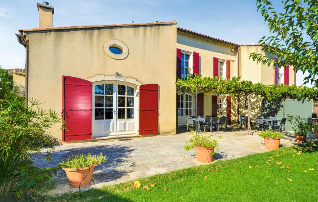 Nice home in Maillane with WiFi and 2 Bedrooms , 13910 Maillane