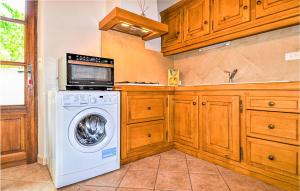 Nice home in Maillane with WiFi and 2 Bedrooms
