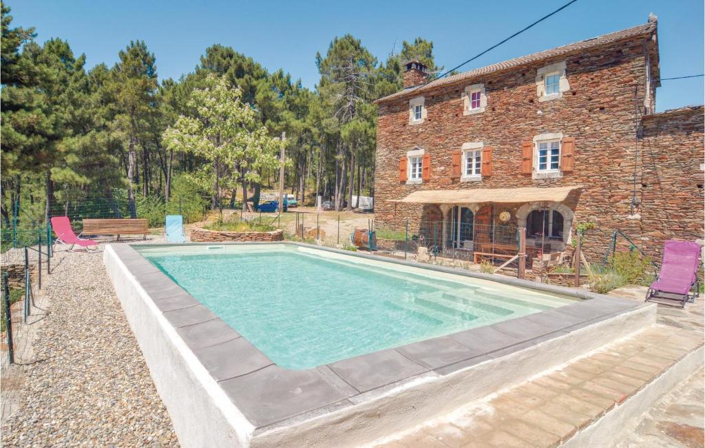 Maison de vacances Nice home in Malbosc with 3 Bedrooms and Outdoor swimming pool  7140 Malbosc