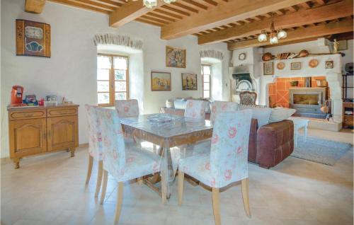 Nice home in Malbosc with 3 Bedrooms and Outdoor swimming pool