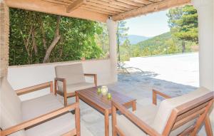 Nice home in Malbosc with 3 Bedrooms and Outdoor swimming pool