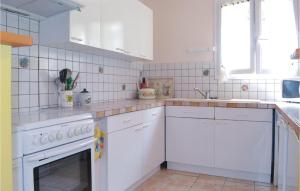 Nice home in Massugas with 3 Bedrooms, Private swimming pool and Outdoor swimming pool