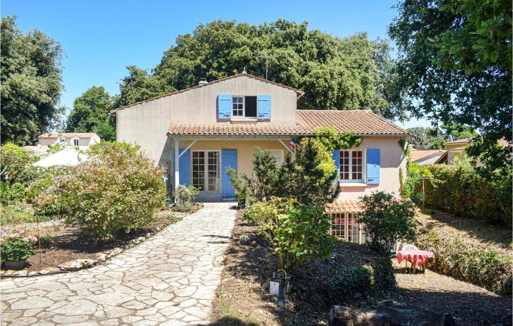 Maison de vacances Nice home in Meschers-sur-Gironde with 3 Bedrooms  17132 Meschers-sur-Gironde