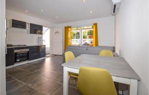Nice home in Mezzavia with Outdoor swimming pool and WiFi