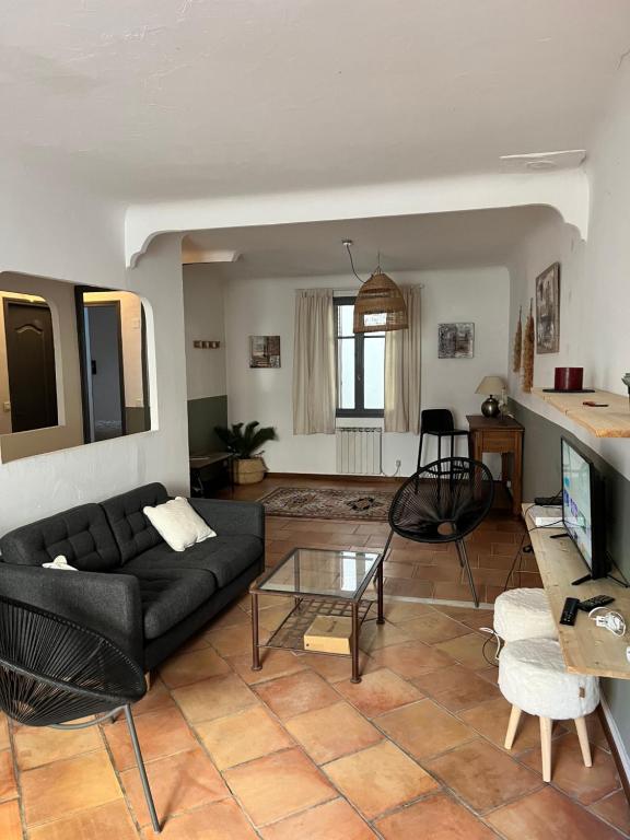 Nice home in Moelan sur Mer with WiFi, Private swimming pool and Indoor swimming pool 29350 Moëlan-sur-Mer