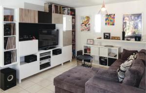 Nice home in Montblanc with 4 Bedrooms, WiFi and Outdoor swimming pool