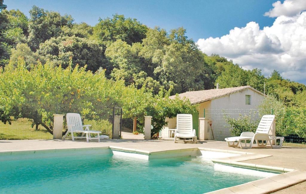 Nice home in Montignac Le Coq with 2 Bedrooms, WiFi and Outdoor swimming pool