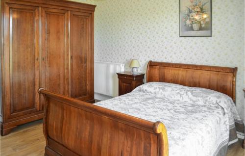 Nice home in Montignac with 3 Bedrooms, WiFi and Outdoor swimming pool