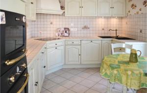 Nice home in Montignac with 3 Bedrooms, WiFi and Outdoor swimming pool