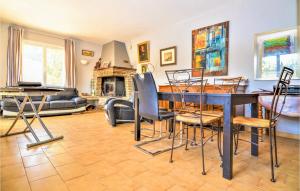 Nice home in Montignargues with Outdoor swimming pool, WiFi and 4 Bedrooms