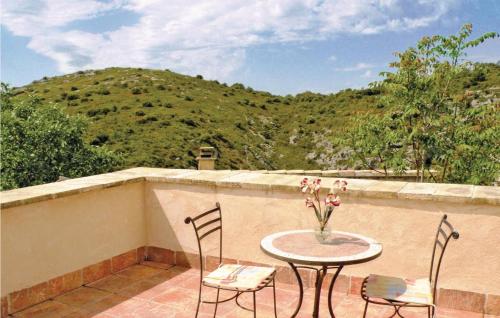 Nice home in Mthamis with 7 Bedrooms