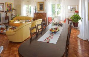 Nice home in Murviel-les-Bziers with 3 Bedrooms, WiFi and Outdoor swimming pool