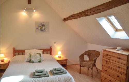 Nice home in Parcay les Pins with 3 Bedrooms, Jacuzzi and WiFi