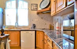 Nice home in Pierrelatte with 4 Bedrooms, WiFi and Outdoor swimming pool