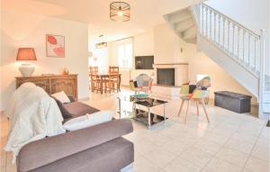 Nice home in PIROU with WiFi and 3 Bedrooms