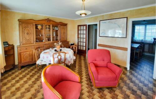 Nice home in Plouhinec with 2 Bedrooms
